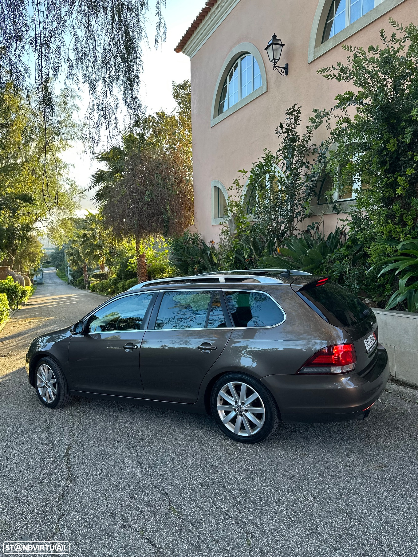 VW Golf 2.0 TDi BlueMotion Confortline DSG - 2