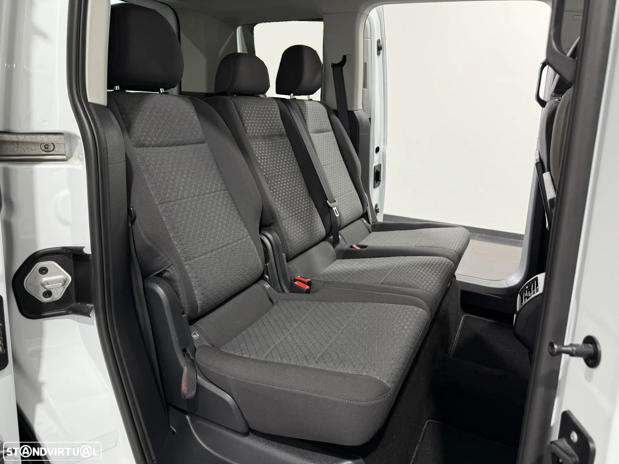 Ford Tourneo Connect 2.0 TDCi Titanium - 44