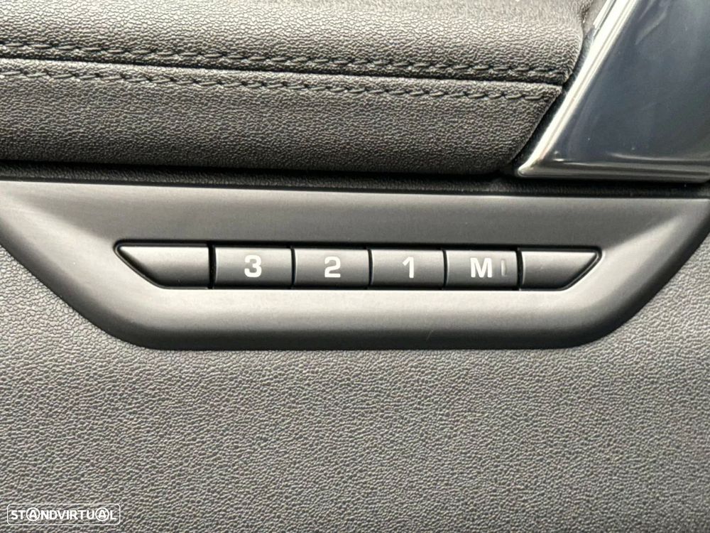 Land Rover Discovery Sport 1.5 I3 P300e AWD SE — fotografia 29