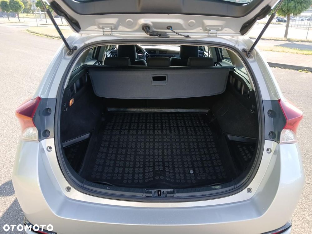 Toyota Auris 1.6 Premium Comfort - 9