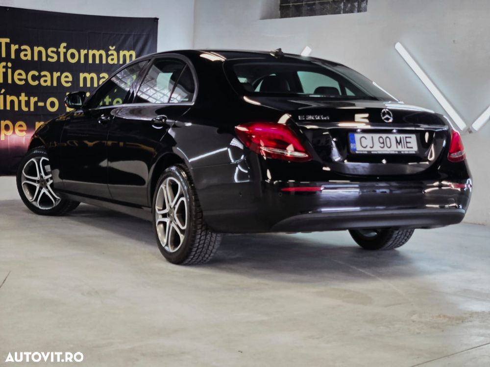 Mercedes-Benz E 220 d Aut. - 3