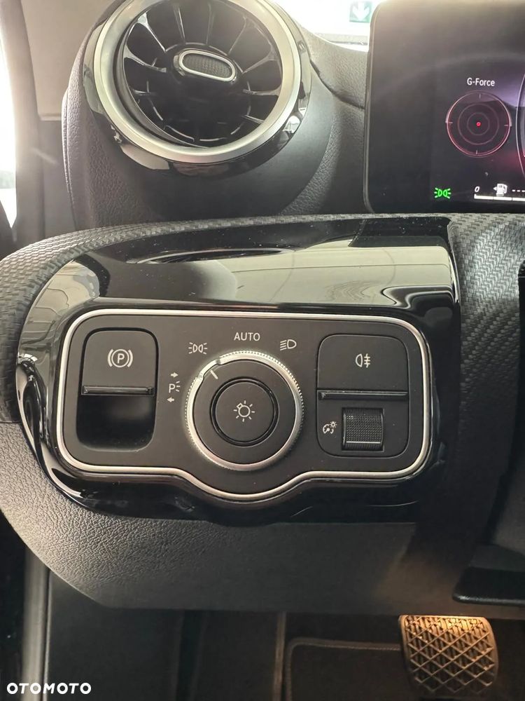 Mercedes-Benz CLA 180 d Progressive 8G-DCT - 6