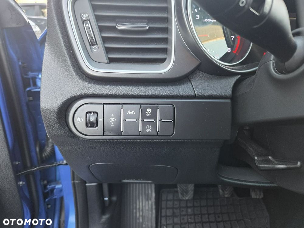 Kia XCeed 1.5 T-GDI M - 20