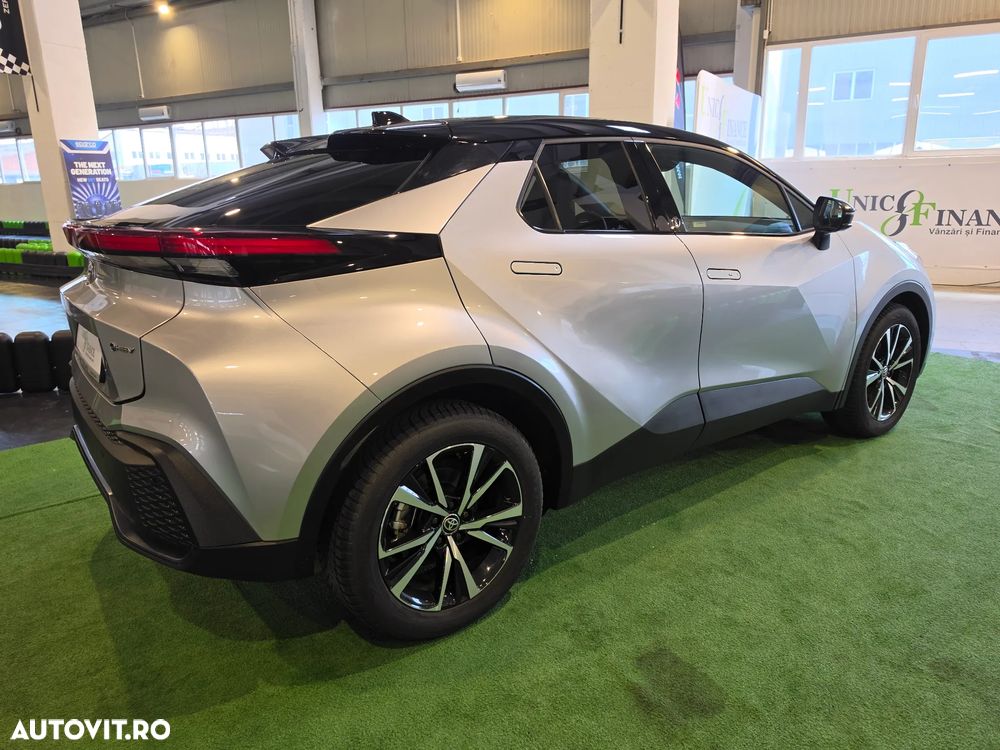 Toyota C-HR 1.8 Hybrid Team Deutschland - 10