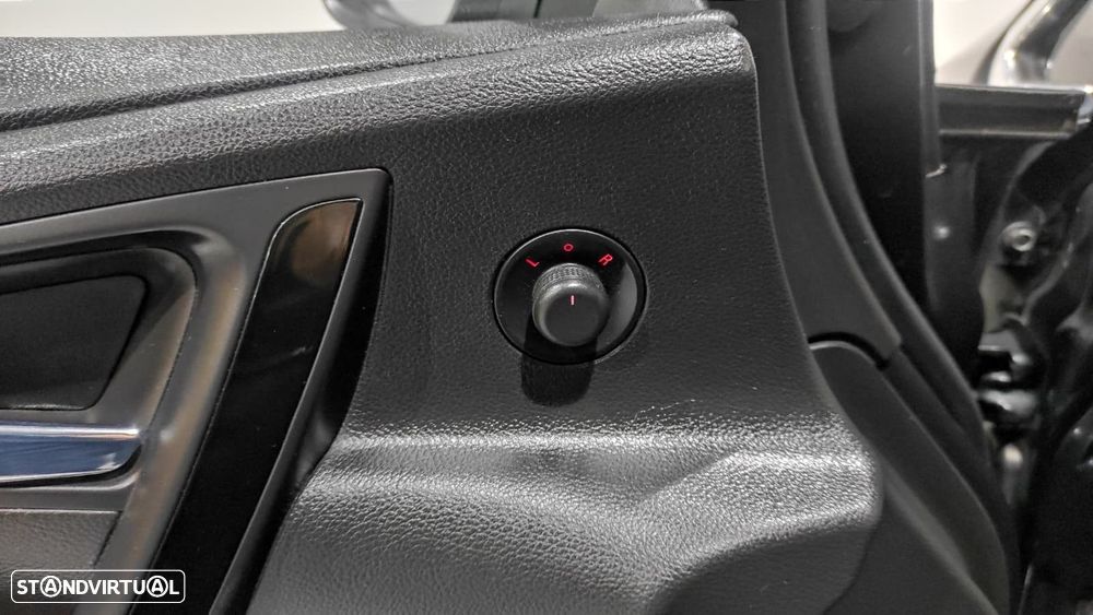 Opel Astra Sports Tourer 1.6 CDTi Executive S/S - 28