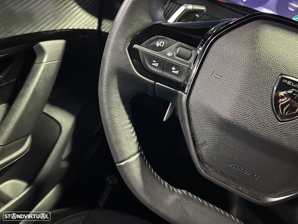 Peugeot 2008 1.2 Hybrid Allure e-DCS6 - 17