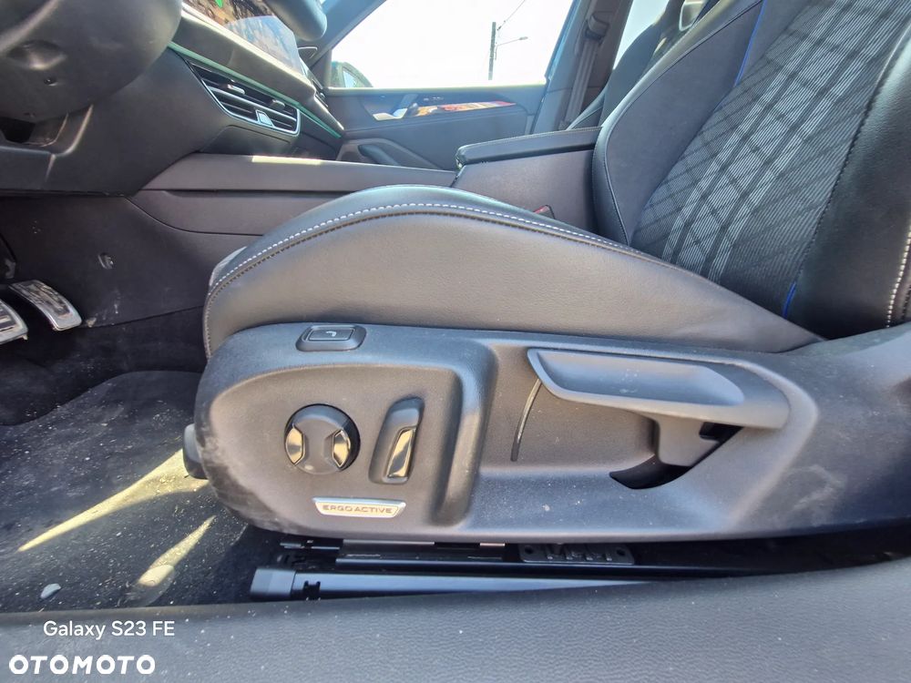 Volkswagen Passat Variant 2.0 TDI SCR DSG R-Line - 11
