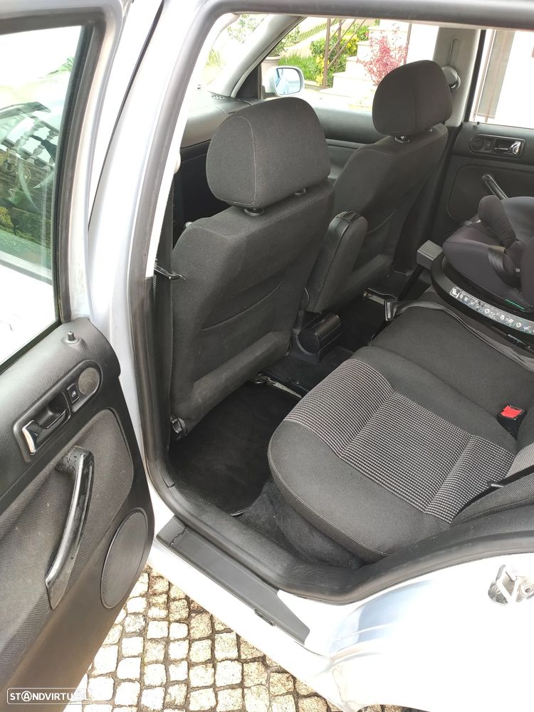 VW Golf 1.9 TDi Highline - 14