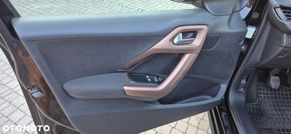 Peugeot 208 1.2 VTi Style - 12