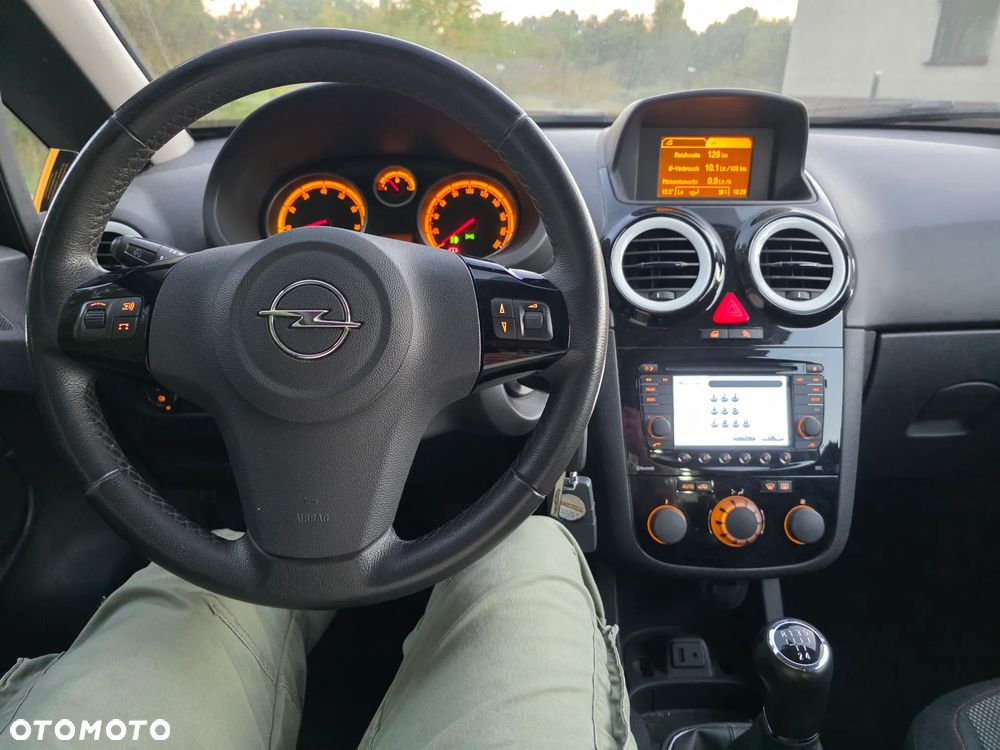 Opel Corsa 1.4 16V Color Race - 9