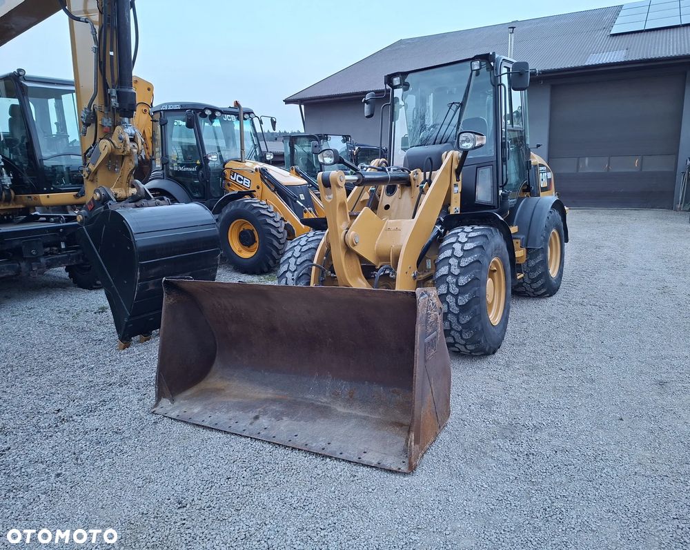 Caterpillar CAT 908 M - 2