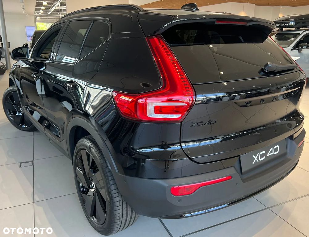 Volvo XC 40 B4 B DKG Ultra Black Edition - 34
