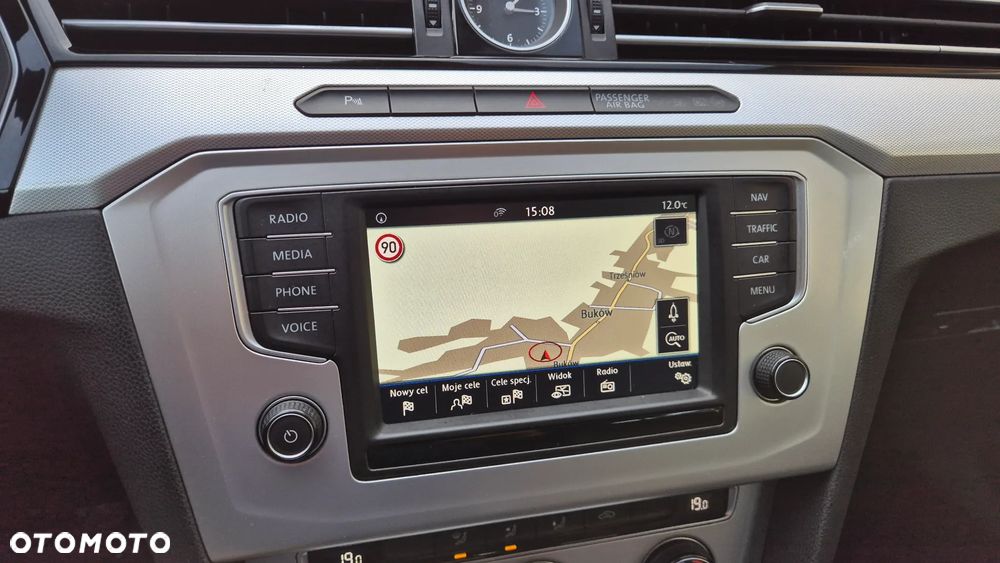 Volkswagen Passat - 21