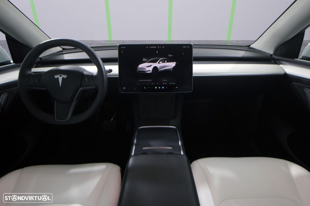 Tesla Model Y - 10