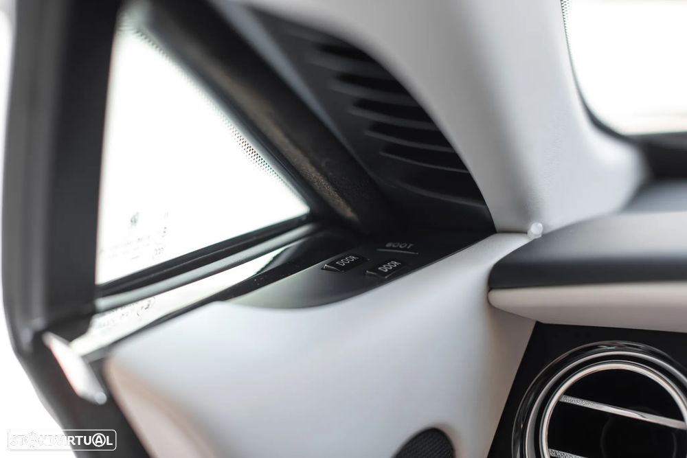 Rolls Royce Wraith 6.6 Twin-Turbo V12 - 13