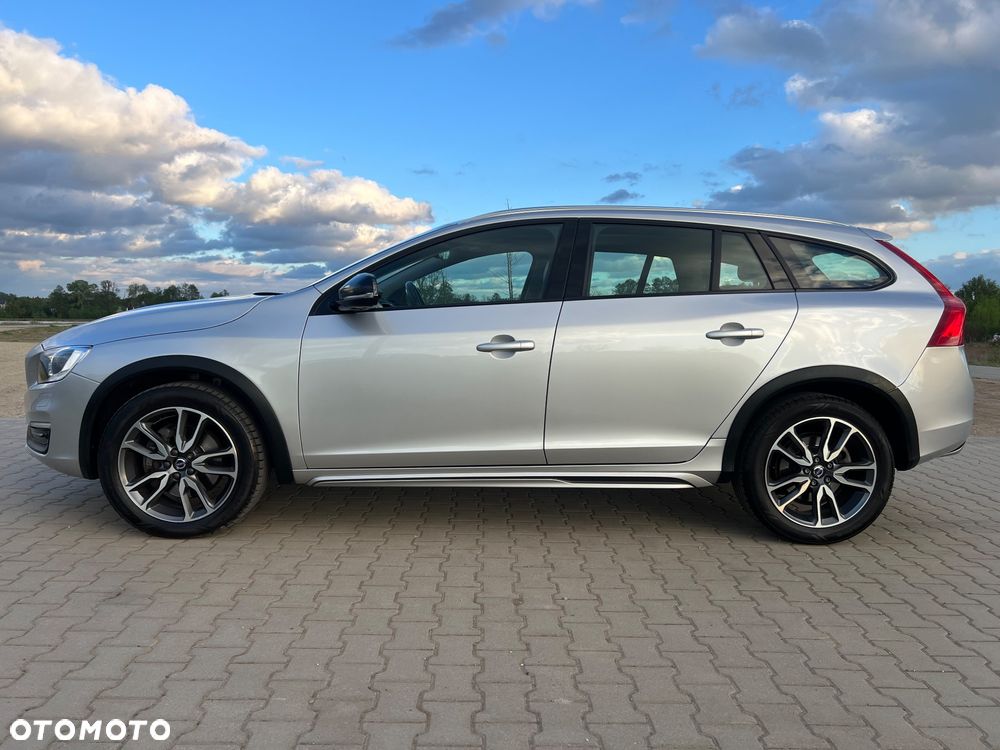 Volvo V60 Cross Country D3 Geartronic Summum - 3