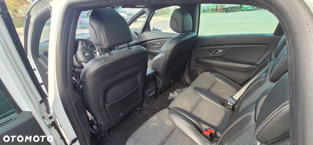 Renault Grand Scenic - 26