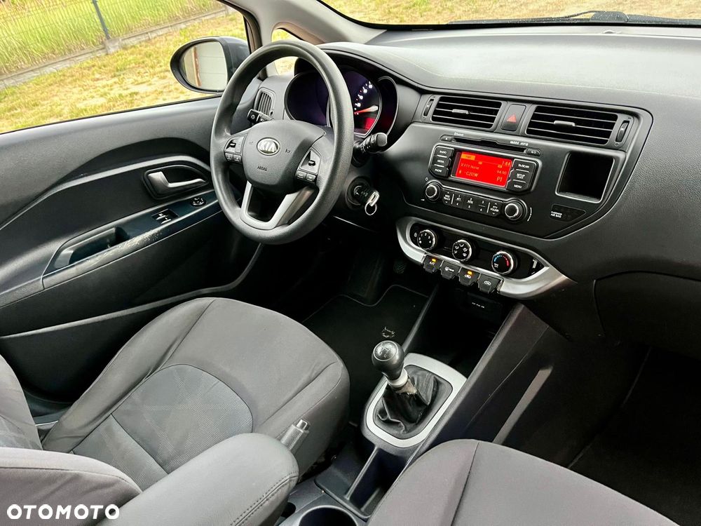 Kia Rio 1.2 Attract - 25