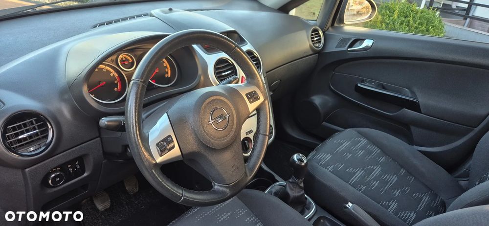 Opel Corsa 1.4 16V Color Elegance - 12