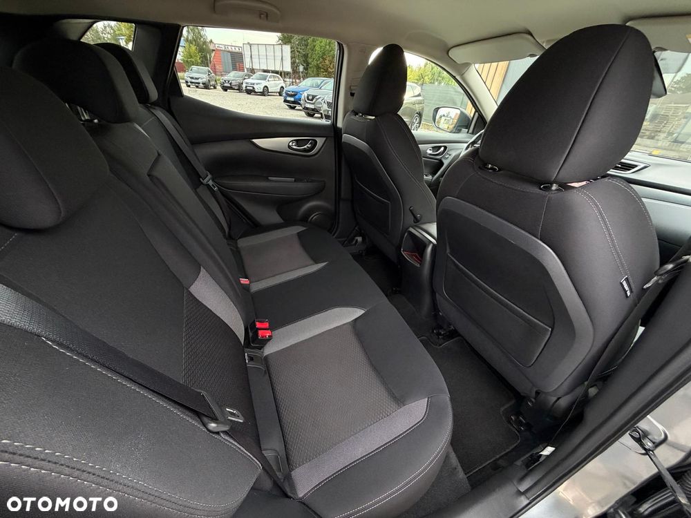 Nissan Qashqai 1.3 DIG-T N-Connecta DCT - 23