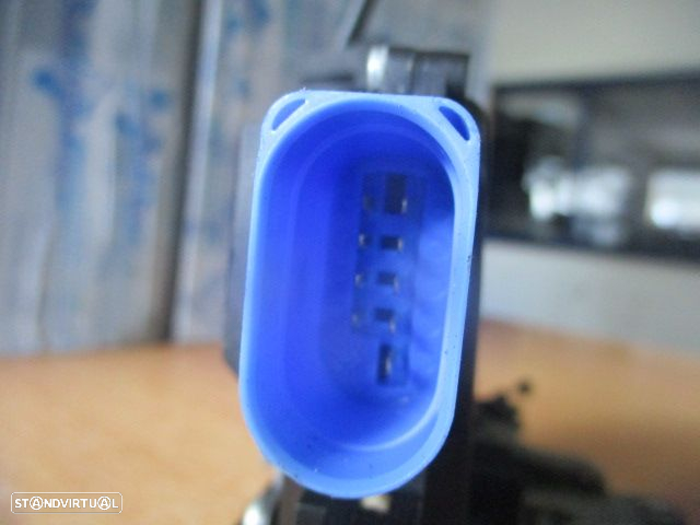 Fecho 3D1837015AP VW GOLF 5 1K 2005 1.9TDI 105CV 5P BEGE FESQ 9 PINOS VW JETTA 3 2007 1.9TDI 105CV 4P PRETO FE - 4