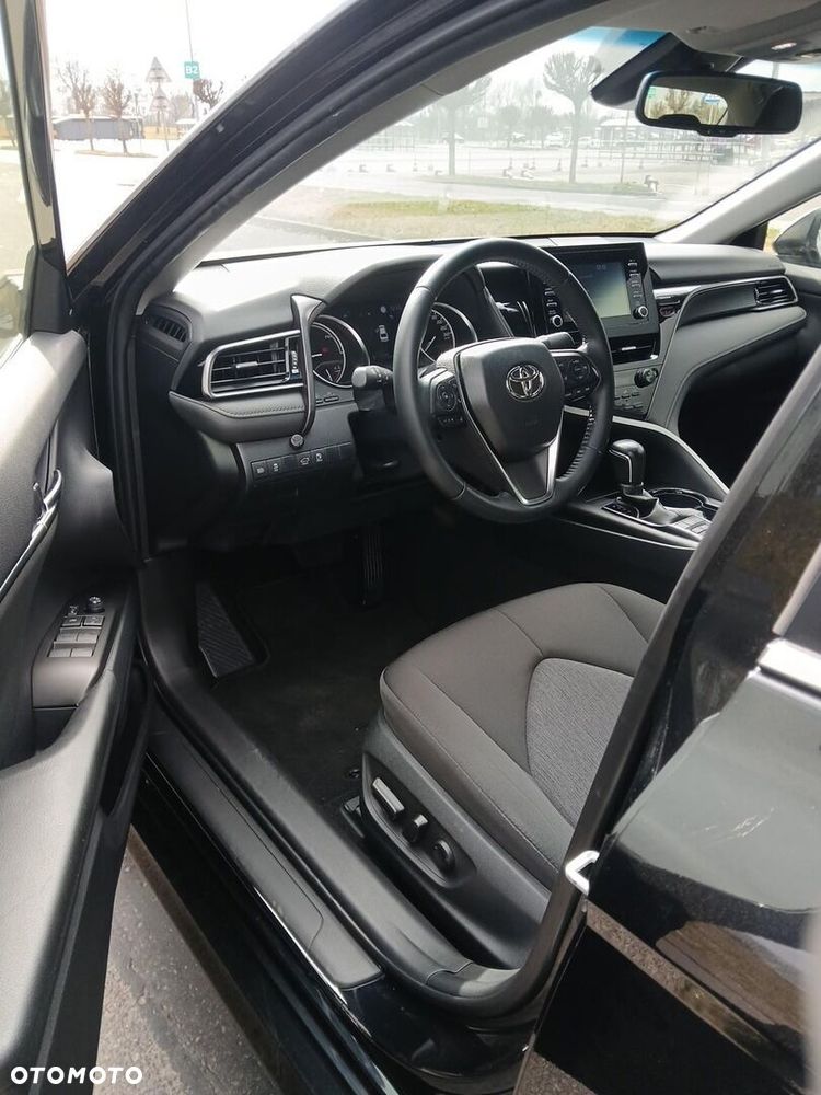 Toyota Camry 2.5 Hybrid Comfort CVT - 18