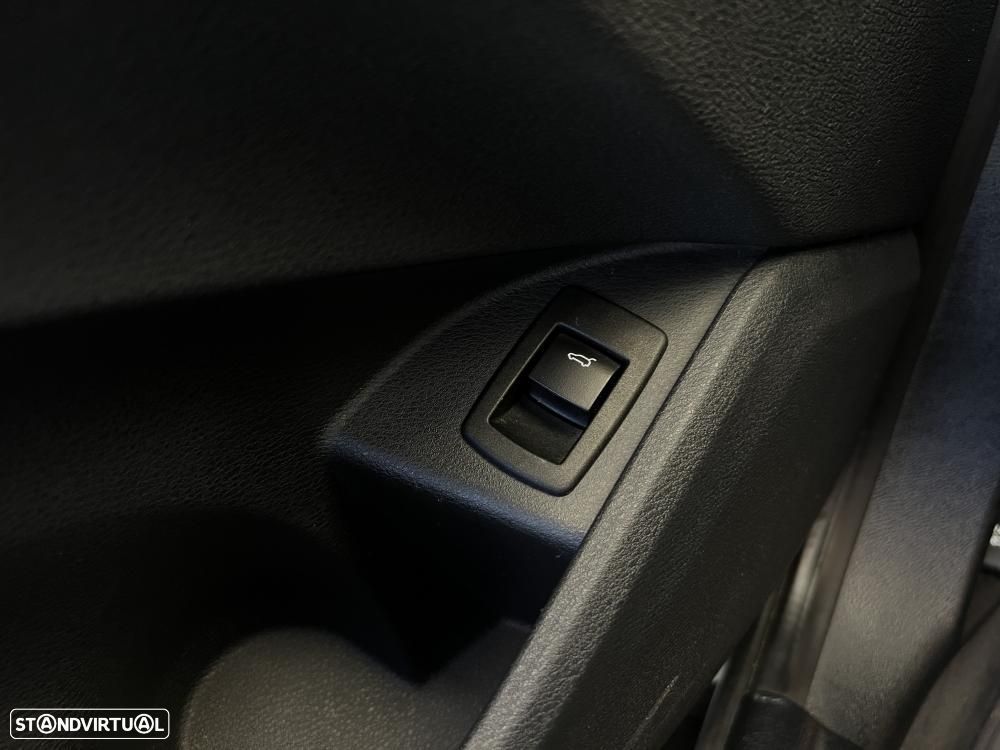 BMW X1 16 d sDrive Auto Line Sport - 20