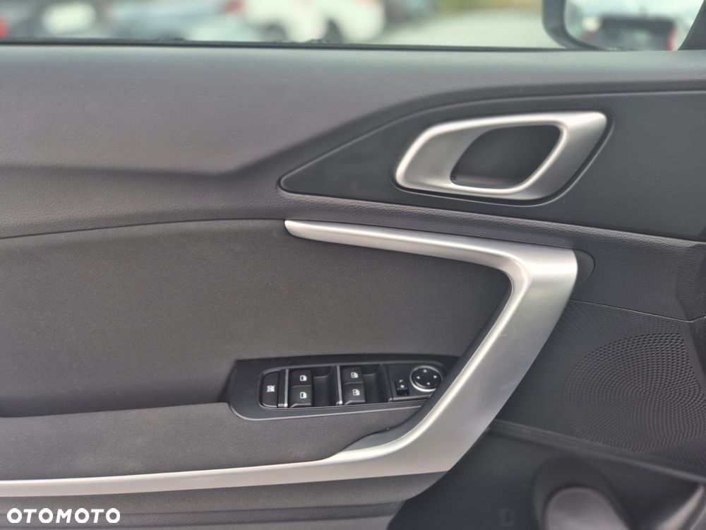 Kia Ceed 1.5 T-GDI M - 10