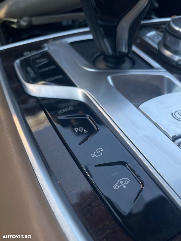 BMW Seria 7 740Le xDrive iPerformance - 14