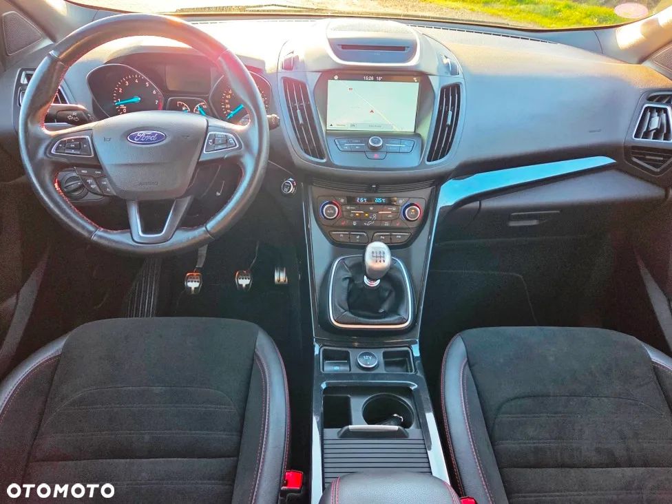 Ford Kuga 1.5 EcoBoost 2x4 ST-Line - 34