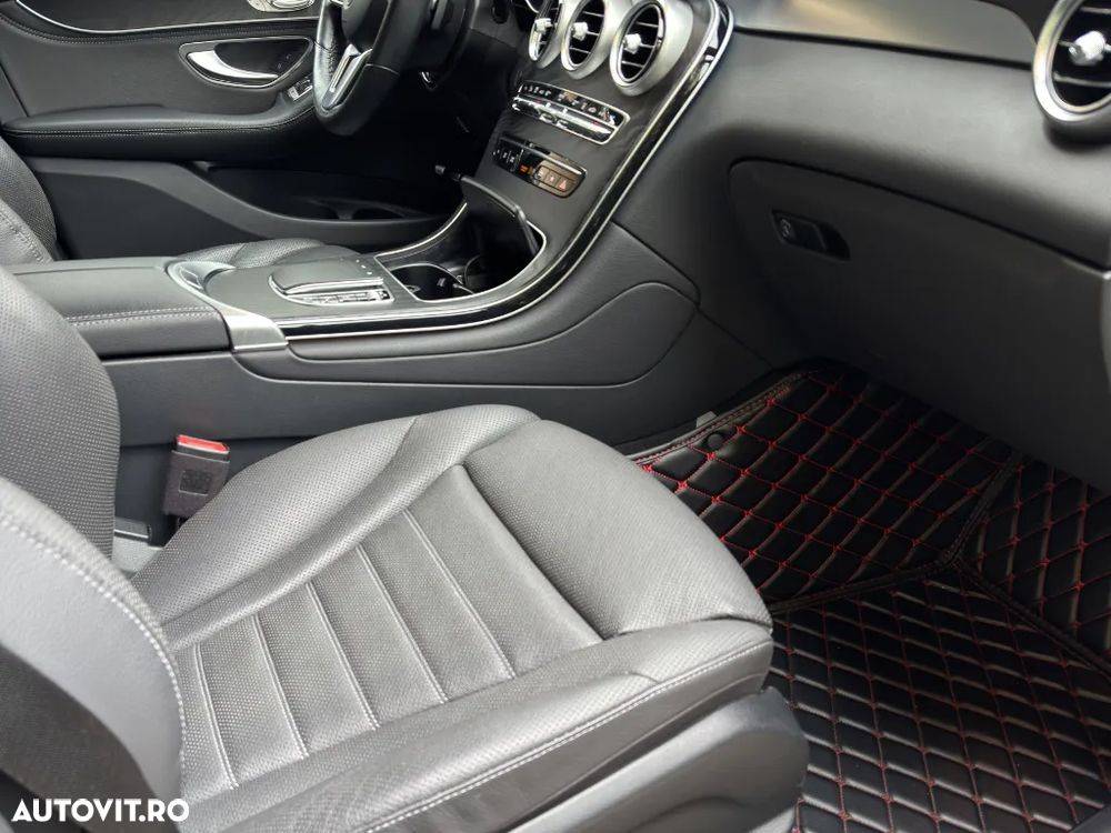 Mercedes-Benz GLC 300 e 4MATIC - 12