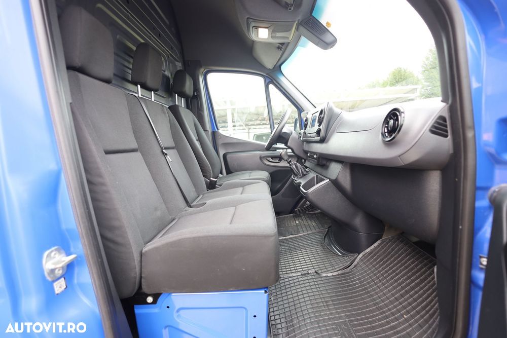 Mercedes-Benz Sprinter - 12
