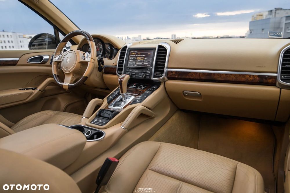 Porsche Cayenne - 16