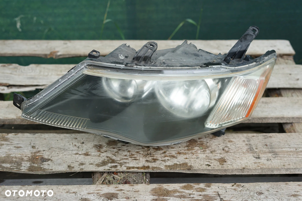 Lampa przód przednia lewa Mitsubishi Outlander II Anglik