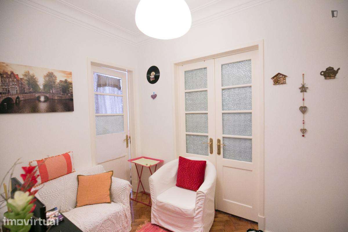 Quarto - localizado em Campolide Lisbon - Grande imagem: 4/21