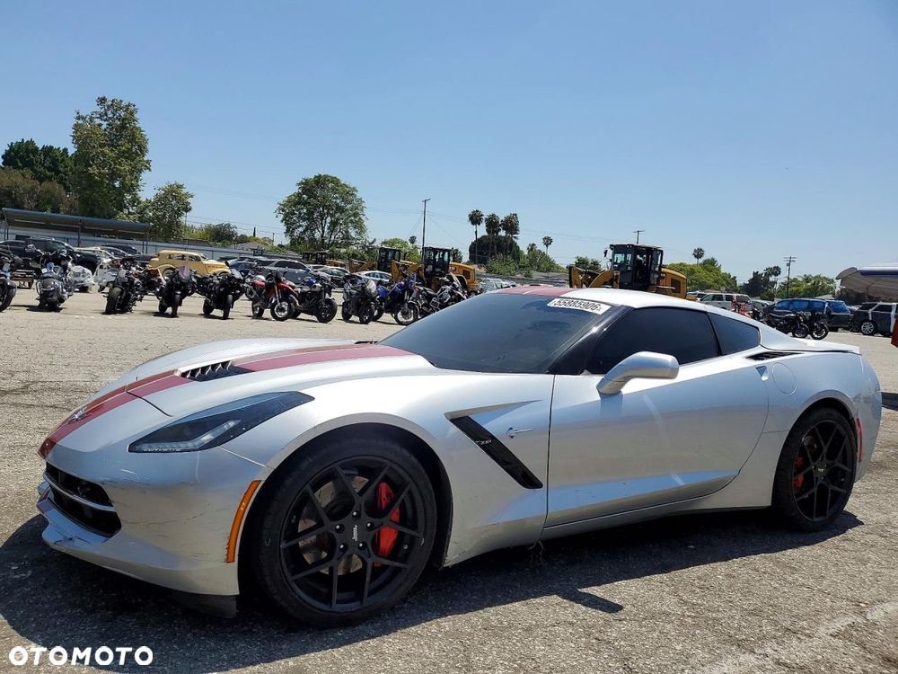 Chevrolet Corvette - 2