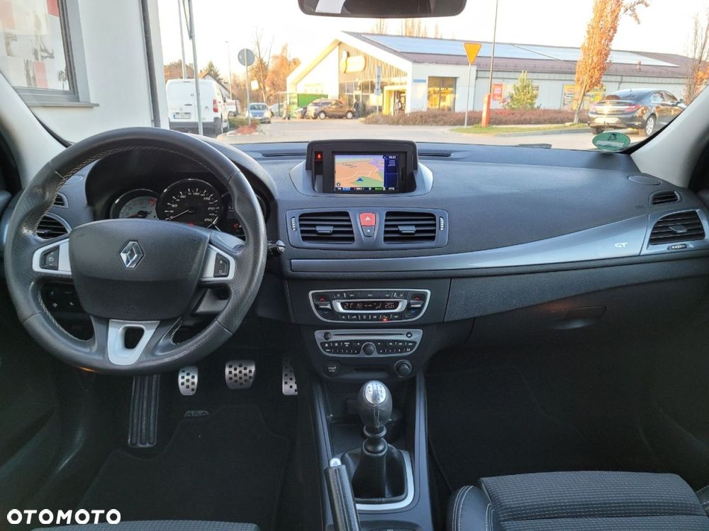 Renault Megane TCe 180 GT - 22