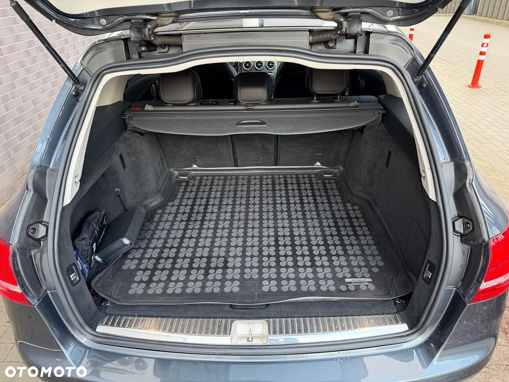 Mercedes-Benz Klasa C 200 Avantgarde - 36