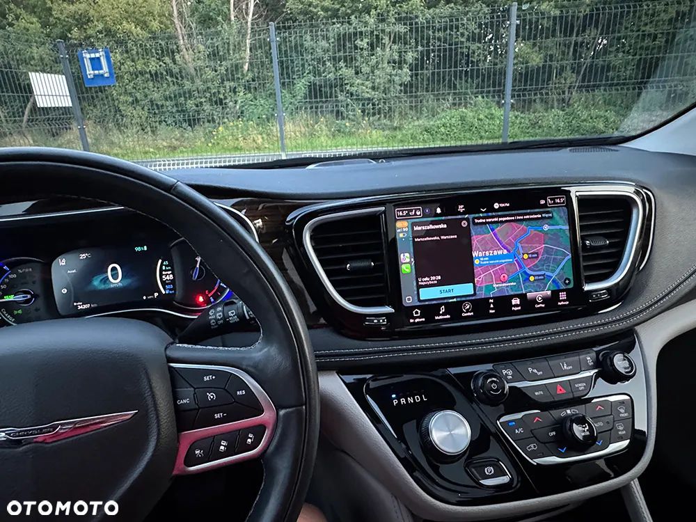 Chrysler Pacifica - 30