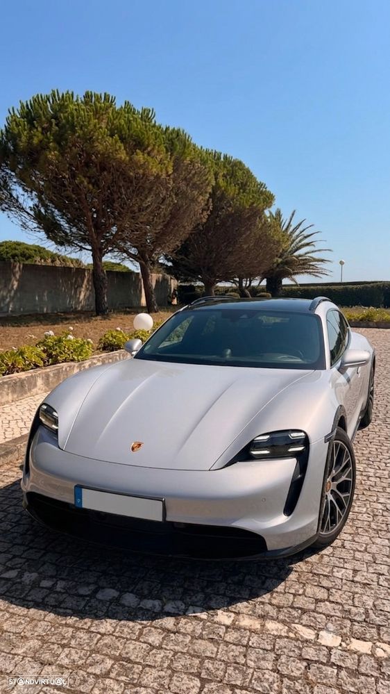 Porsche Taycan Cross Turismo 4 - 3