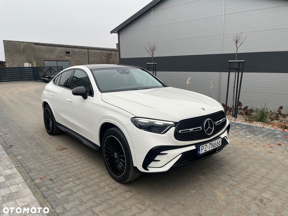 Mercedes-Benz GLC 300 e 4Matic 9G-TRONIC AMG Line Advanced - 2