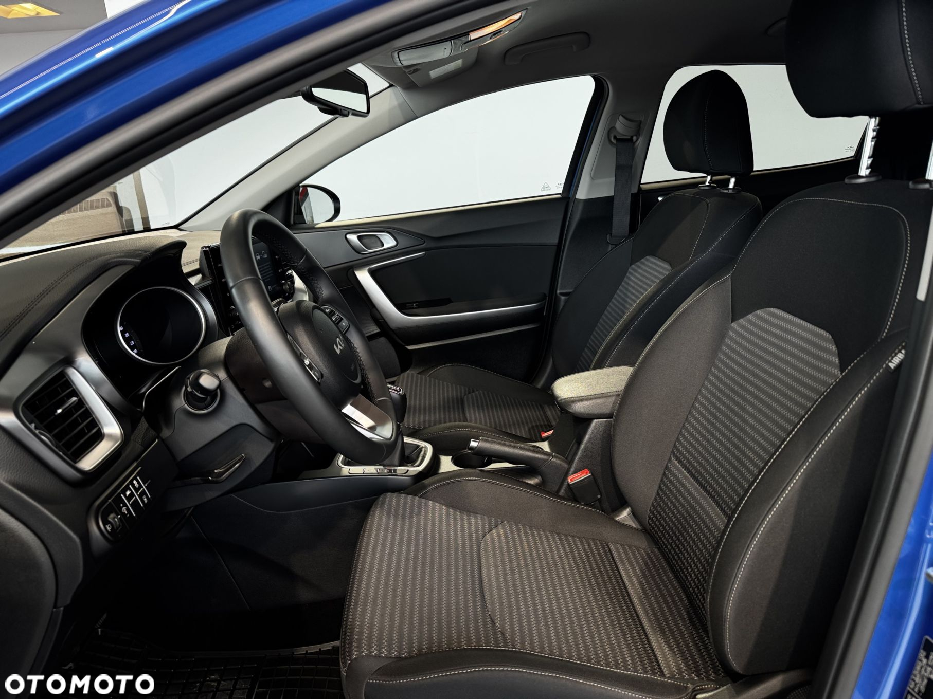 Kia XCeed - 16