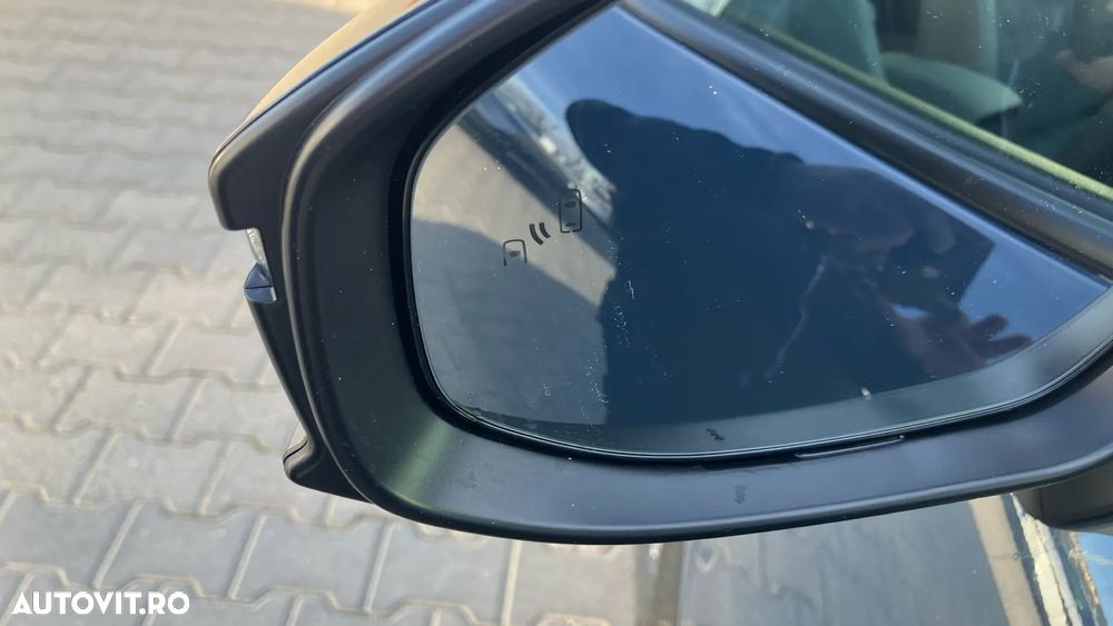 Toyota Corolla Cross - 10