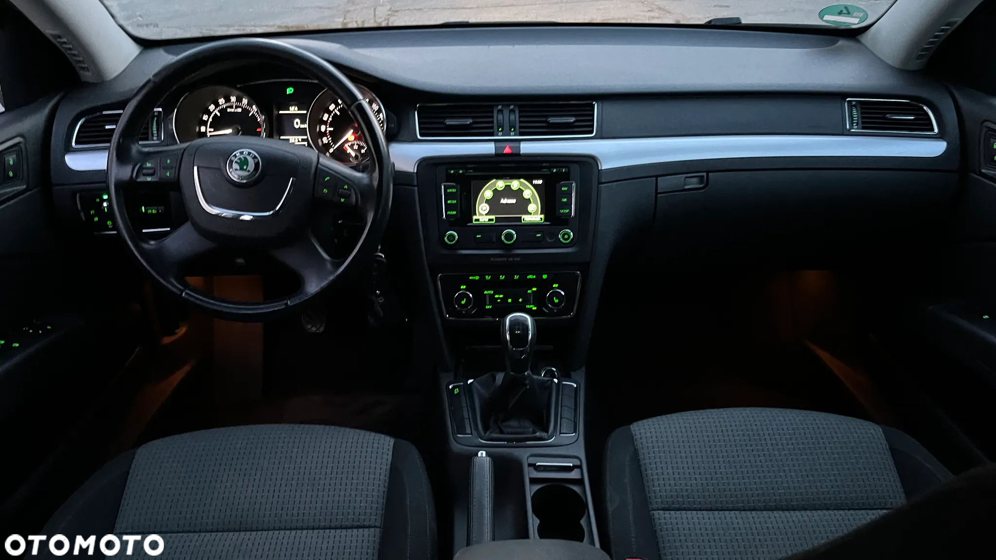 Skoda Superb Combi 2.0 TDI Ambition - 21