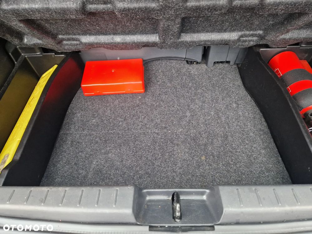 Toyota Yaris 1.3 Terra - 7