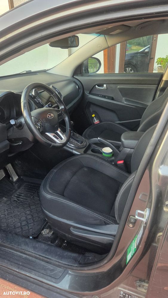 Kia Sportage 2.0 CRDI 4WD Automatik Spirit - 6