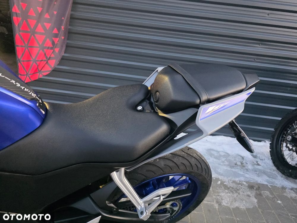 Yamaha YZF - 24