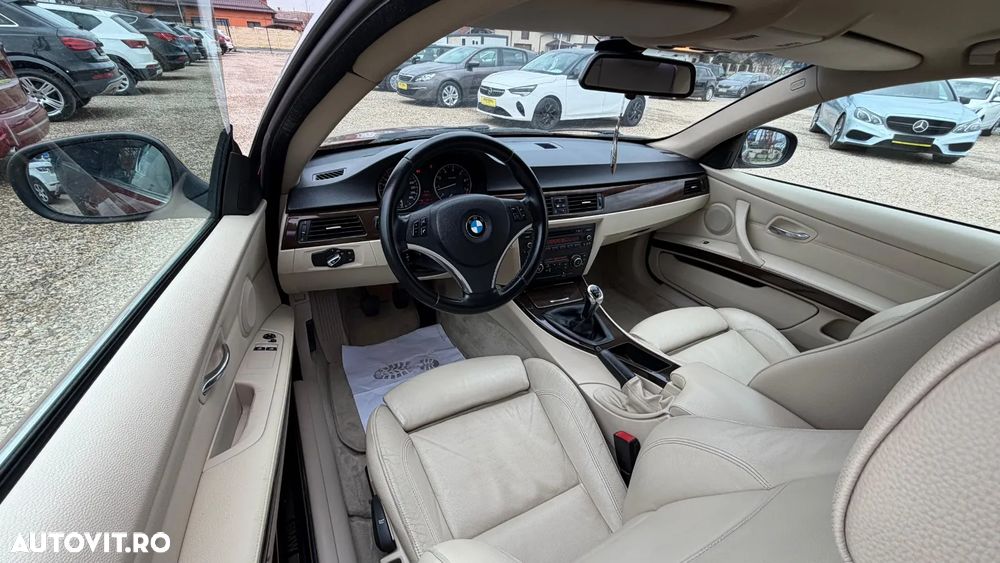 BMW Seria 3 320i - 9
