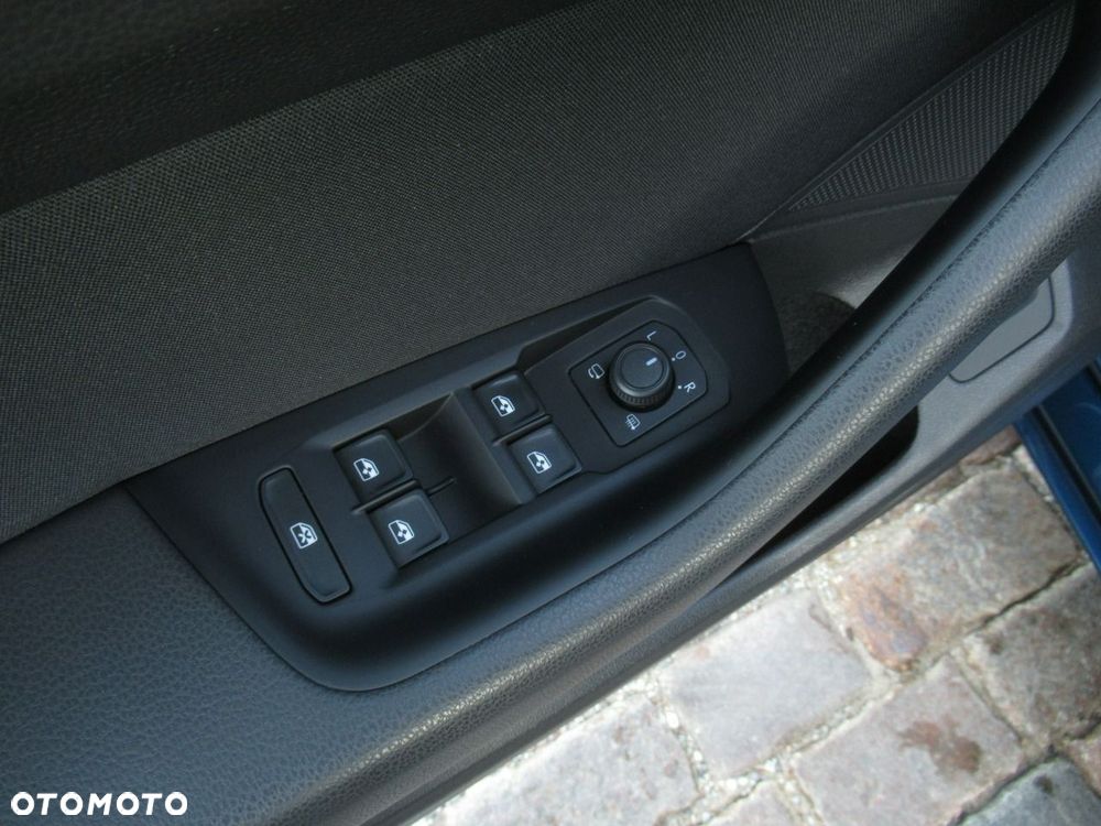 Volkswagen Passat 1.5 TSI EVO Business - 35