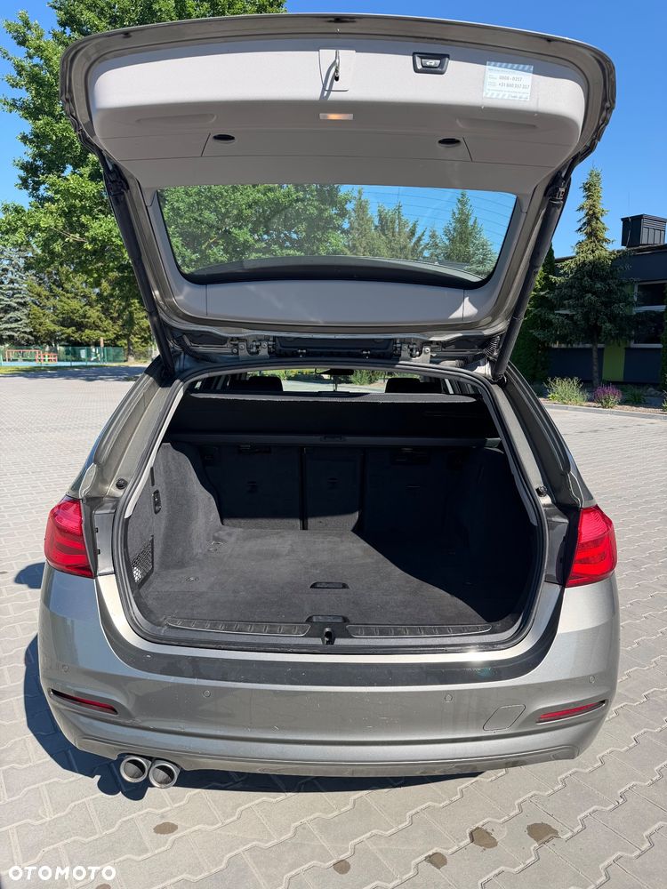 BMW Seria 3 320d Efficient Dynamics Sport Line - 9
